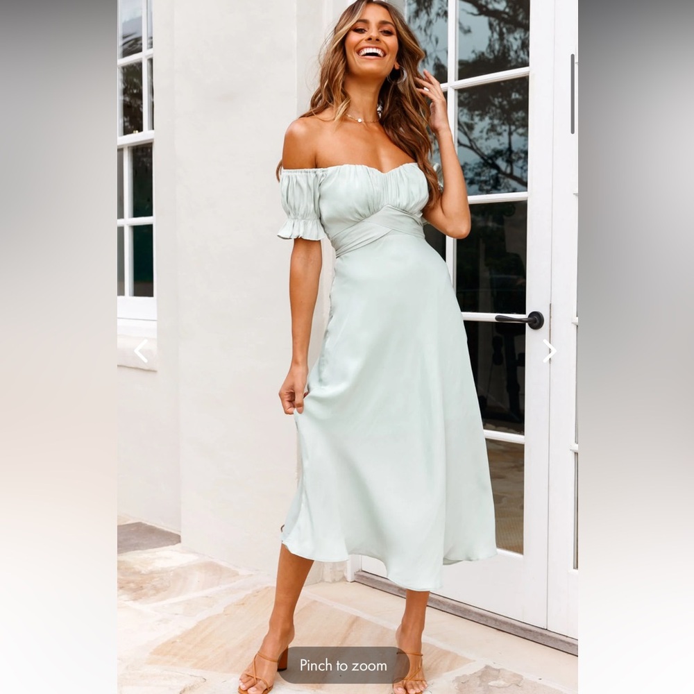 Selfie Leslie pistachio midi dress